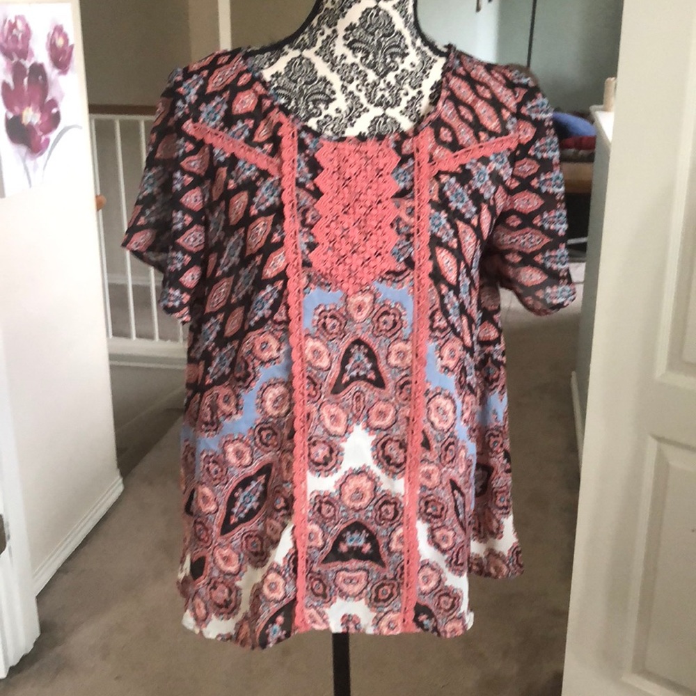 Beautiful Knox Rose top